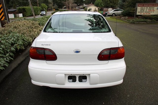 2004 Chevrolet Classic Base