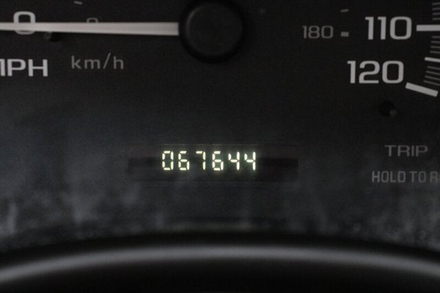 2004 Chevrolet Classic Base