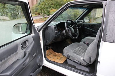 2002 Chevrolet S-10 LS