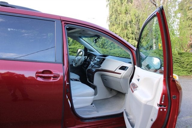 2011 Toyota Sienna XLE 7-Passenger AWD