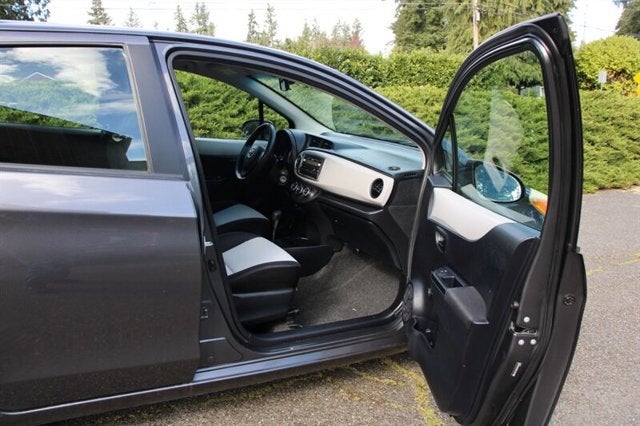 2012 Toyota Yaris 5-Door L1-owner